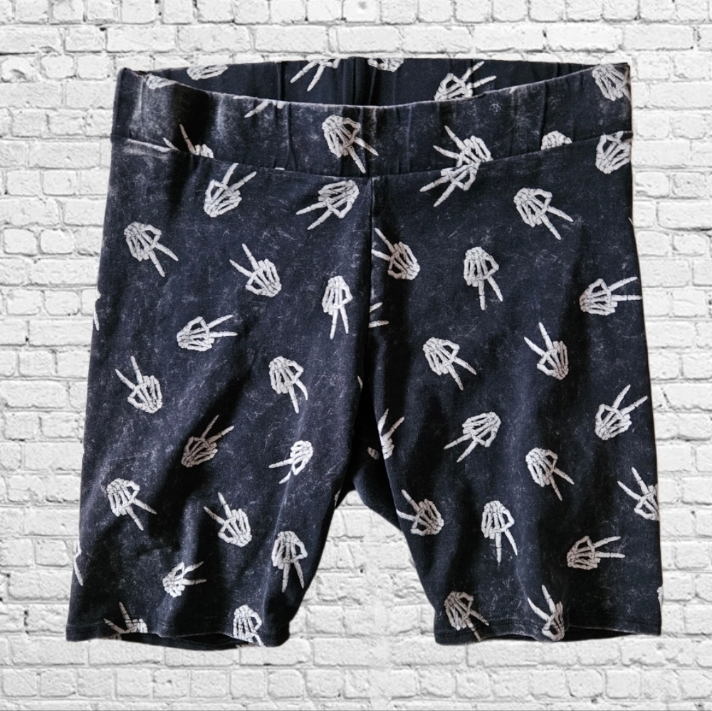 Torrid LoveSick Peace Skeleton - Black Wash Bike Short Large - Picture 2 of 4